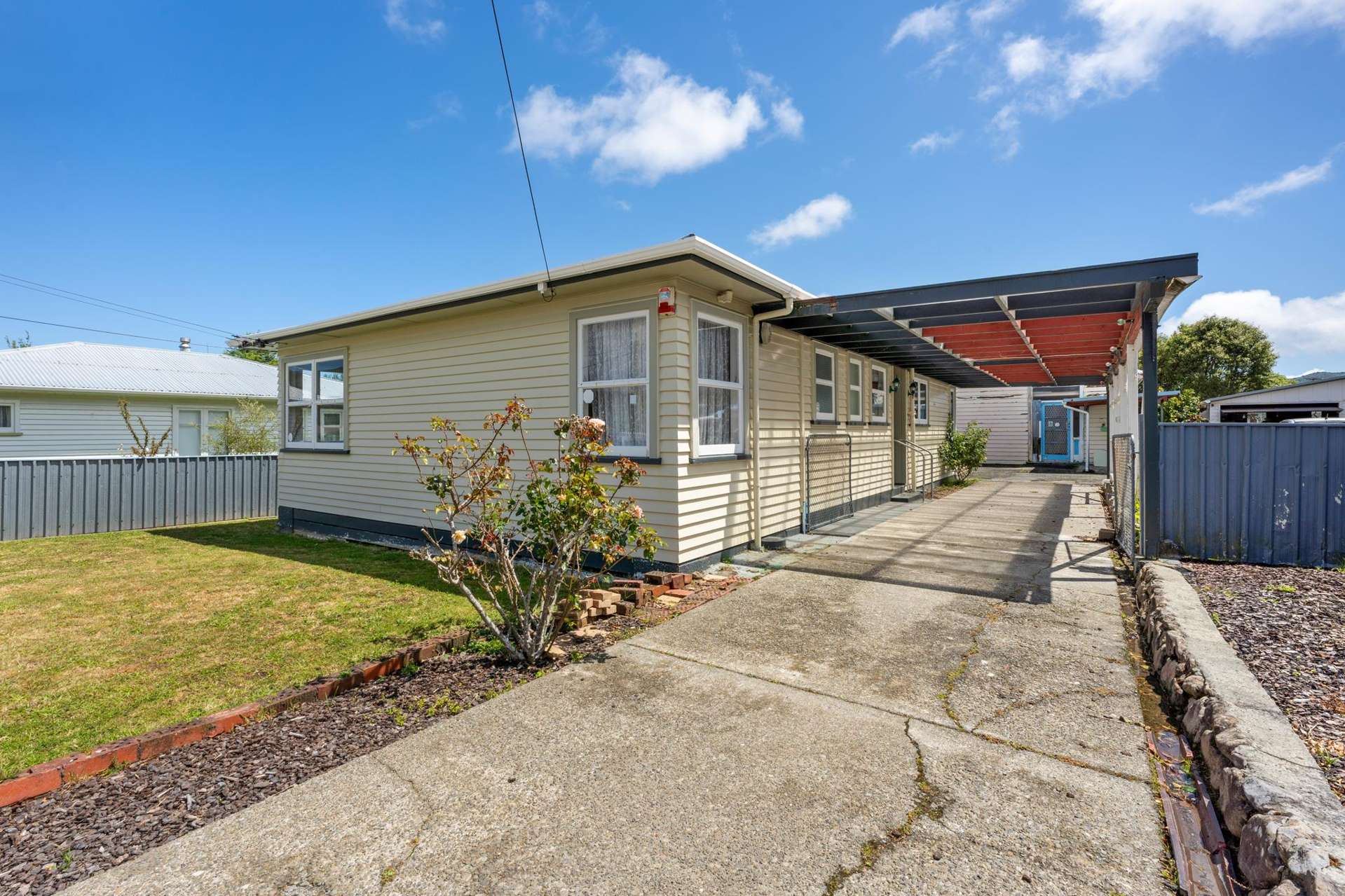 5 Kim Street Wainuiomata_0