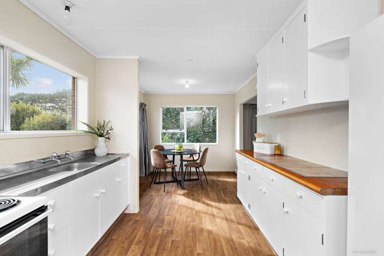 2633 Awhitu Road_0