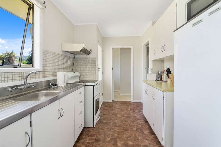 8 Luke Place Fairy Springs_7