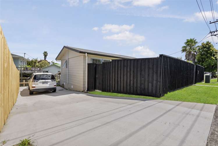 1/21 Cresta Avenue Beach Haven_13