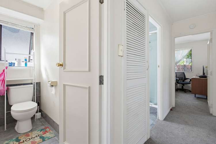 9 Panzic place Glen Eden_24