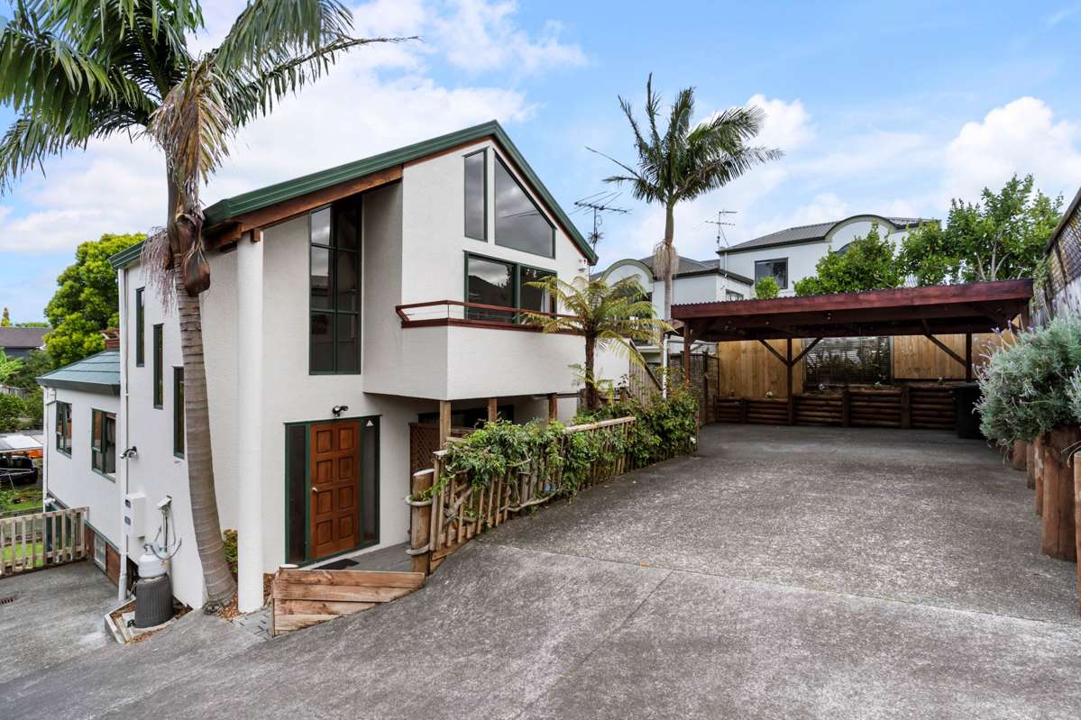 2/14 White Swan Road_0