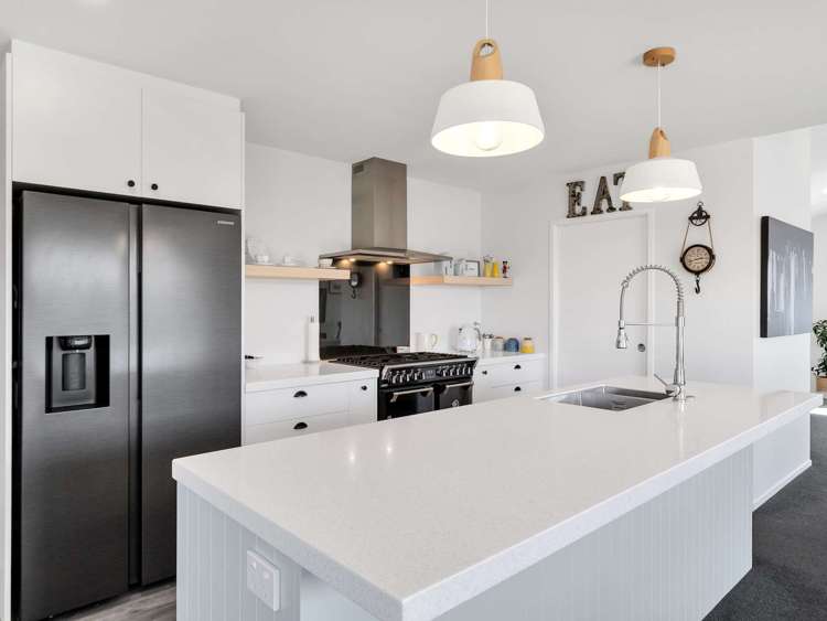 2 Upham Way Amberley_15