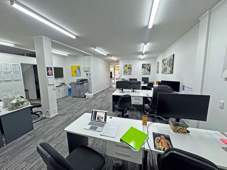 Unit B/358 Beach Road Mairangi Bay_1