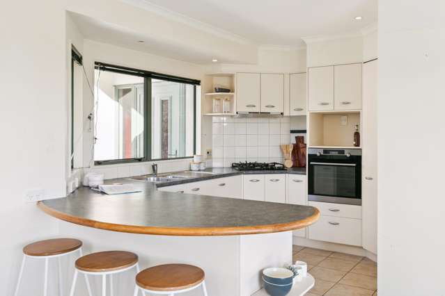 1 Becker Way Karori_3