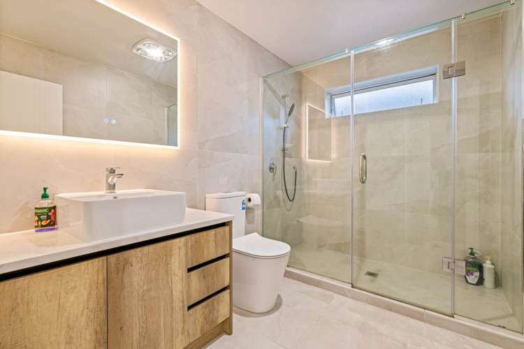 114 McQuoids Road Flat Bush_19