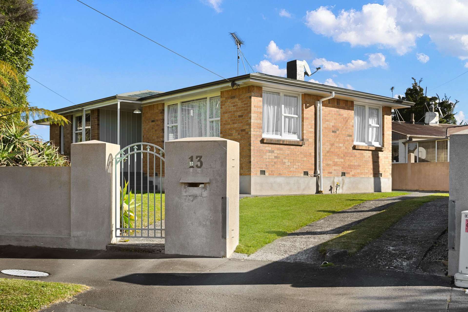 13 Frederick Drive Dinsdale_0