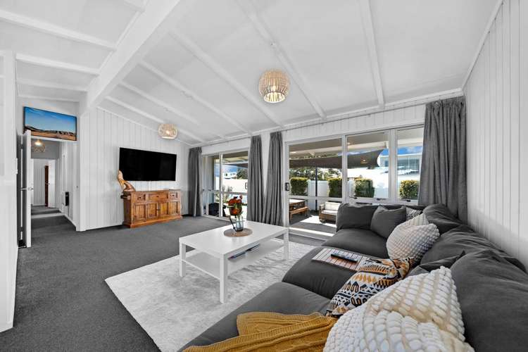 98 Torkar Road Clarks Beach_9