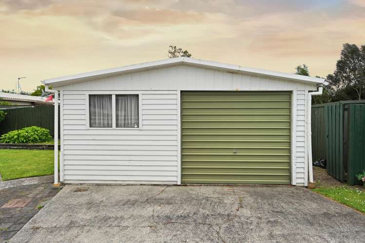 63 Resthill Crescent Glenview_16