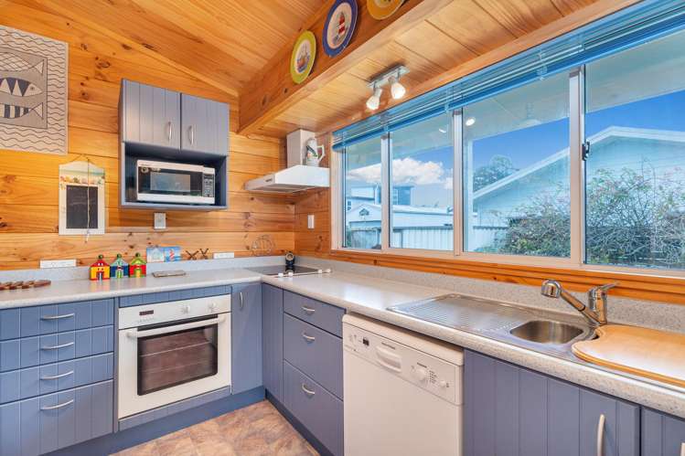 20 Martin Place Cooks Beach_7