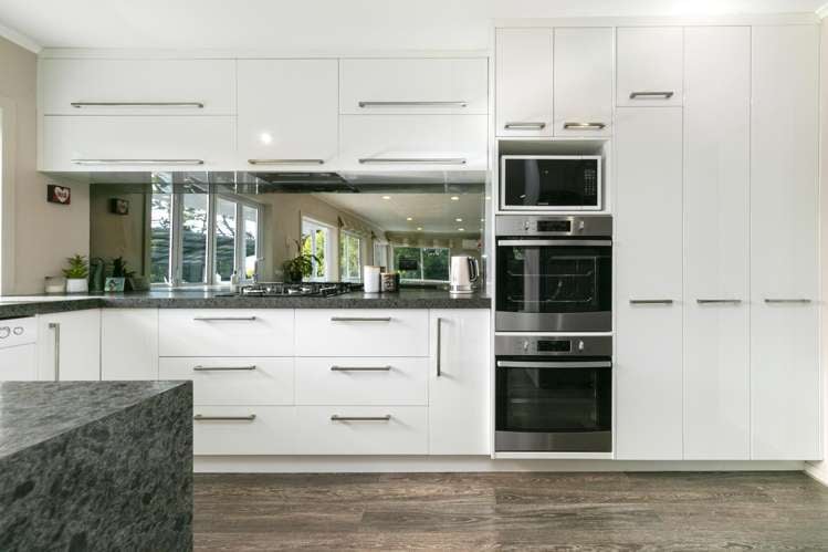 132 Attwood Road Paremoremo_6