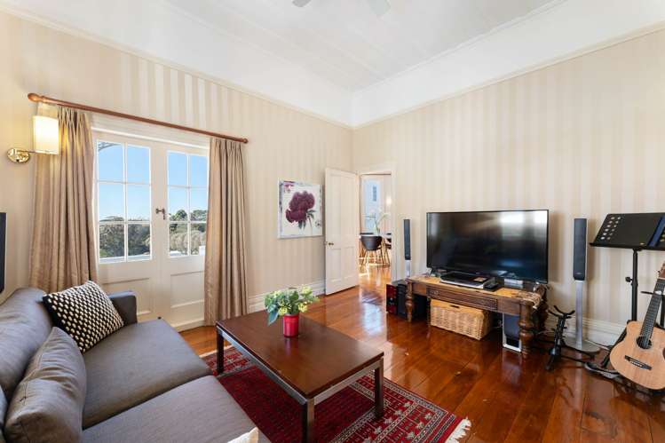 306 Glengarry Road Glen Eden_9