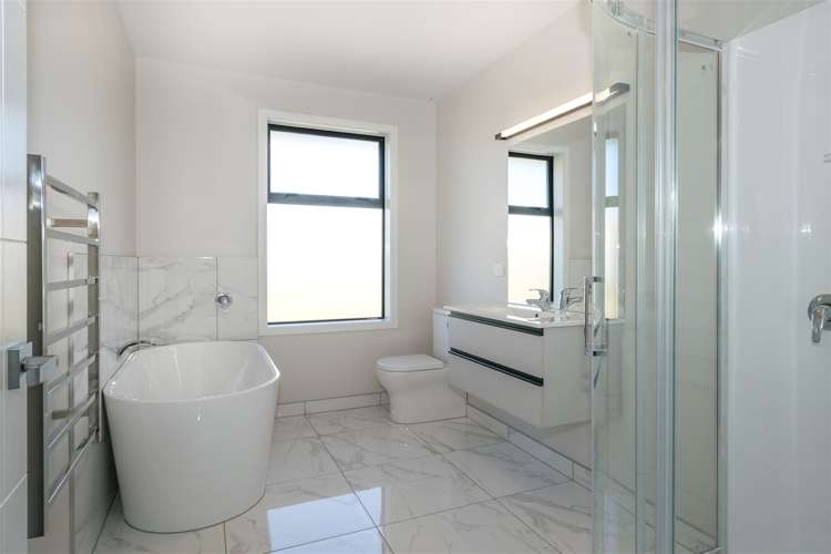 7 Spitfire Drive Burleigh_5