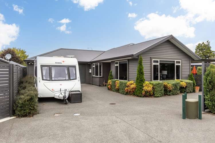 5 Arbuckle Road Frimley_13