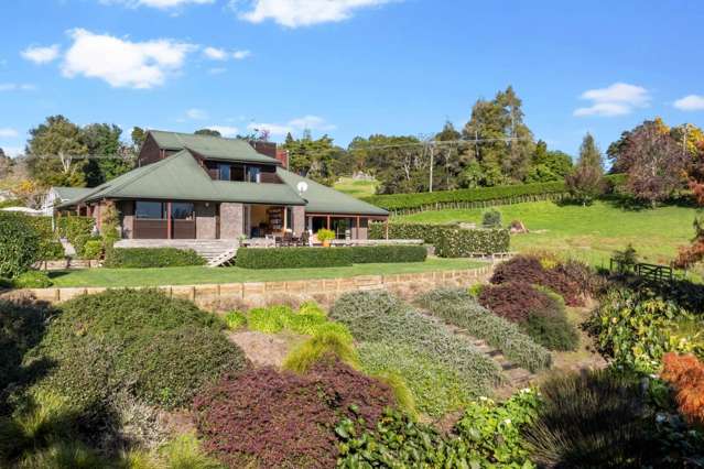 Rural Retreat & Extended Family Living!