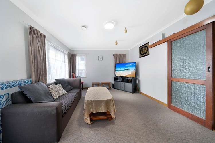 24 White Swan Road_3