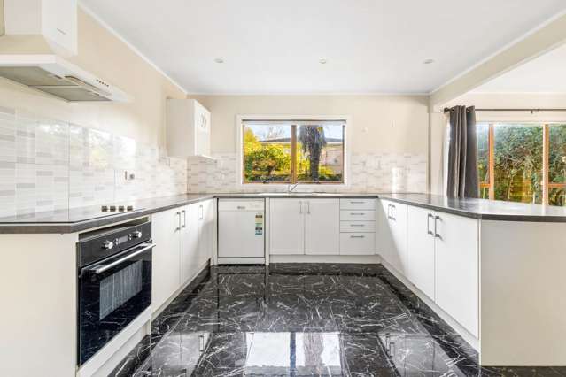 63 Ray Small Drive Papakura_2
