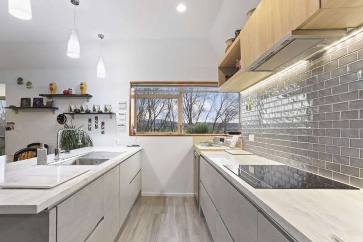 1640 Cust Road_0