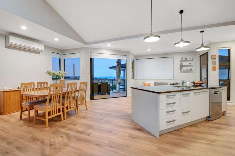 57 The Ritz Orewa_15