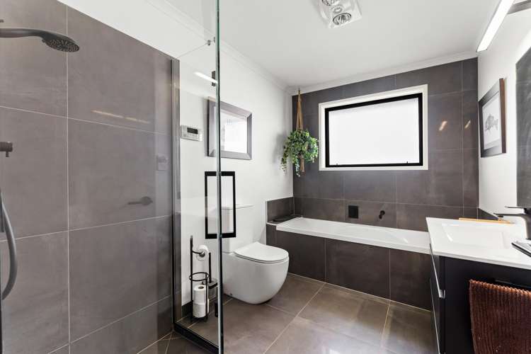 8 Manuel Road Silverdale_19