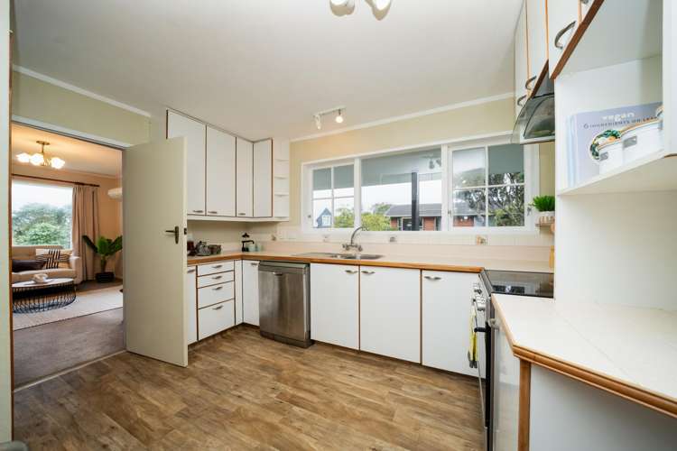 12 Newnham Court Tawa_12