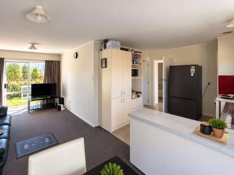 2/10 Brierley Place 10839_3