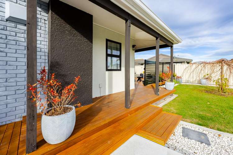 402 Park Road South Akina_39