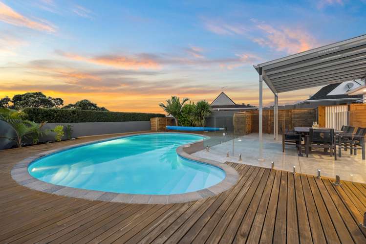 8 Rachael Place Farm Cove_12