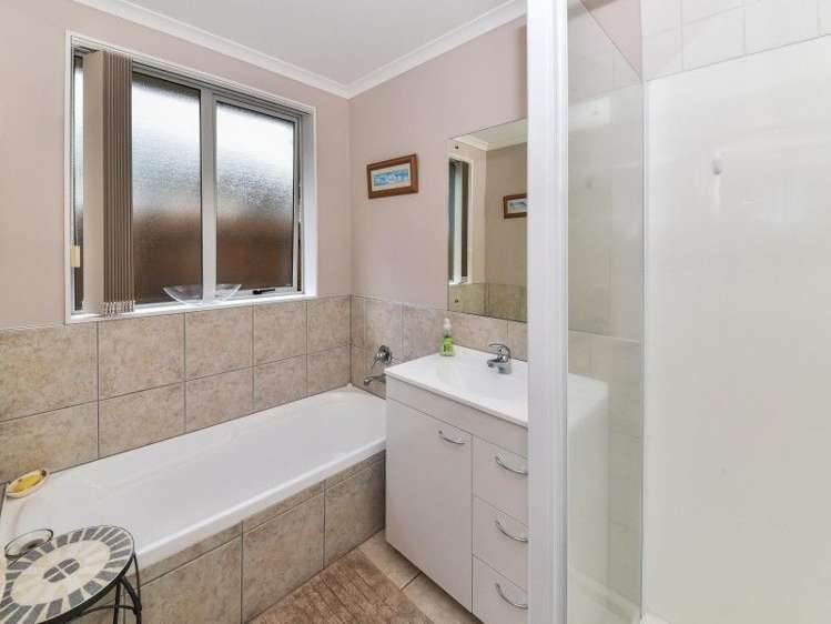 4 Richard Halse Drive Manurewa_11