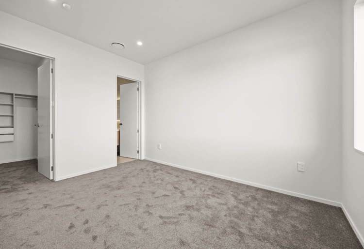 44 Furlough Road Opaheke_5
