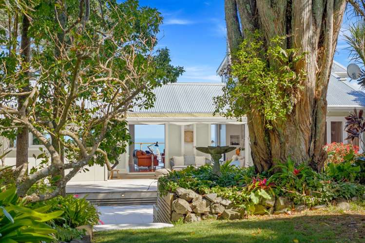 39 Oaia Road Muriwai_32