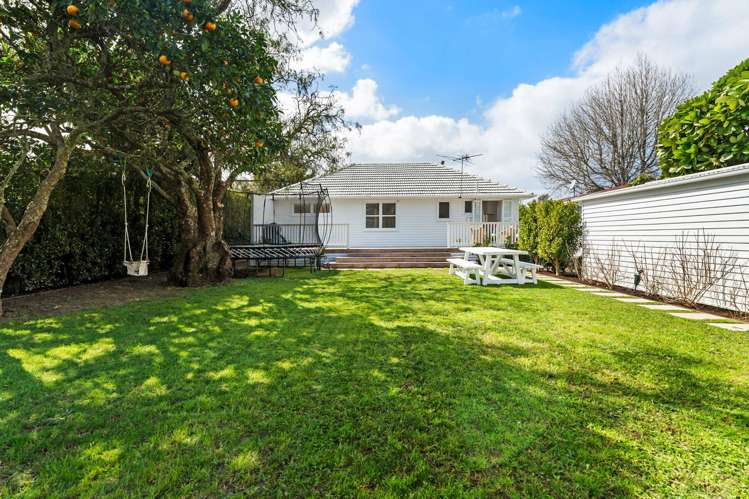 12 Crocombe Crescent Beach Haven_21