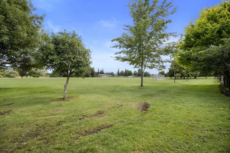 7 & 8/13 Crescent Court Melville_9