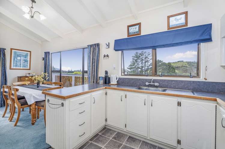 8 Ocean Beach Rd Tairua_14