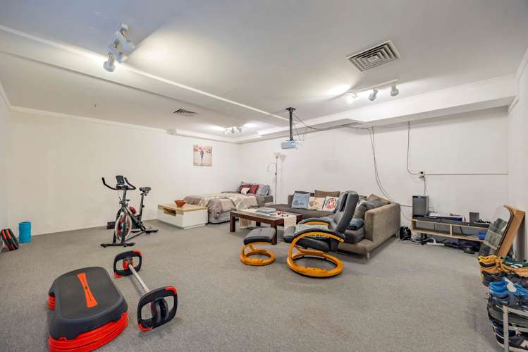 18 Claude Road Hill Park_24