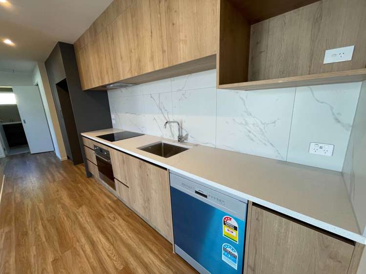 201/5 Newelm Lane Flat Bush_2