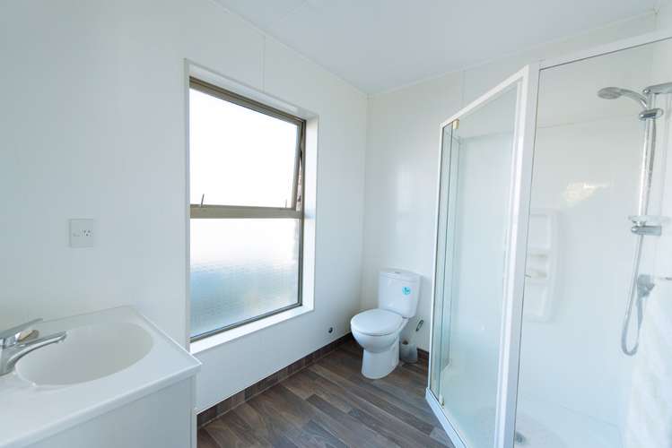 9 Esplanade Kaka Point_10