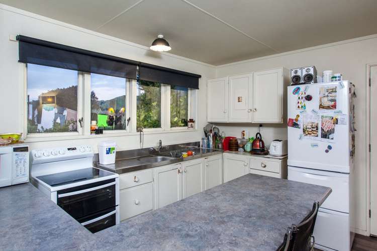 13 Rangiuia Road Tolaga Bay_10