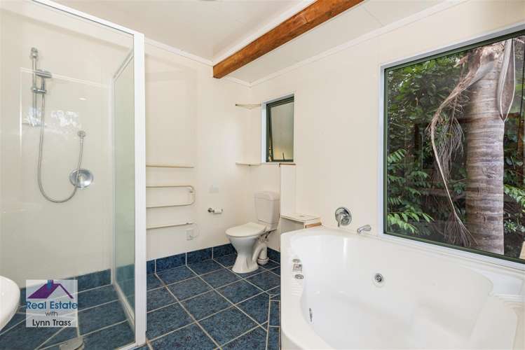 329 Beach Road (Off Pah Road) Onerahi_12
