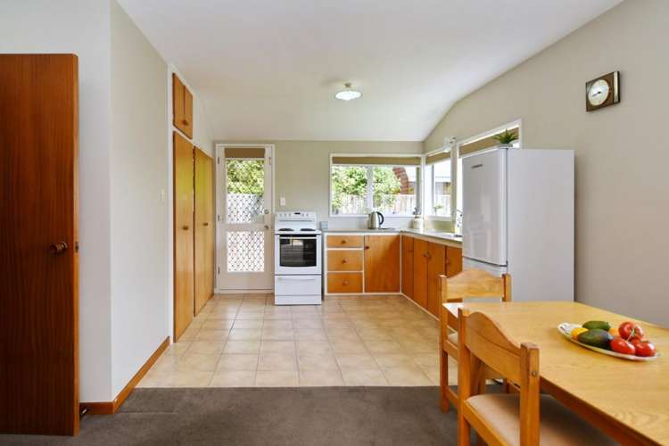 1/5 Hythe Lane Saint Martins_11