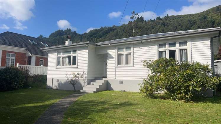90 Waikawa Road_0