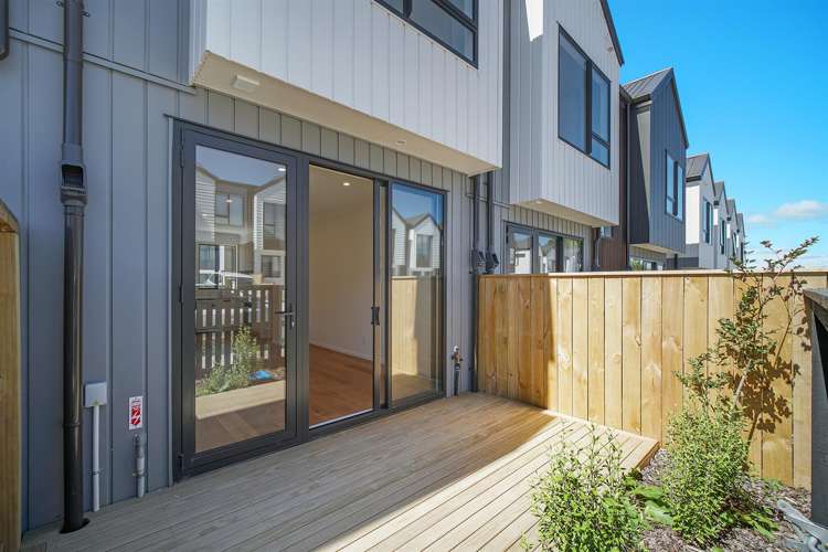 36 Waipuhinui Way Wiri_11