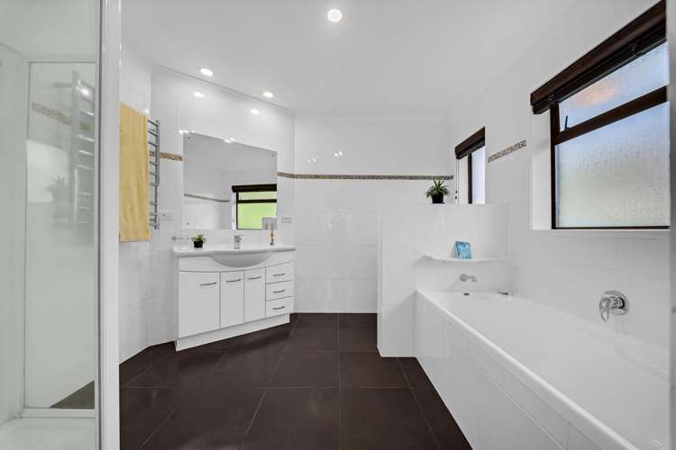 4 Janome Place Bucklands Beach_9