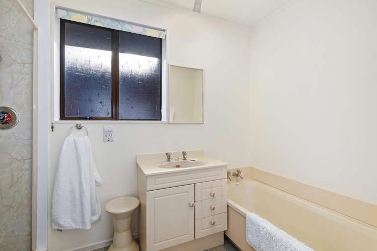 2/12 Birch Street Hutt Central_14