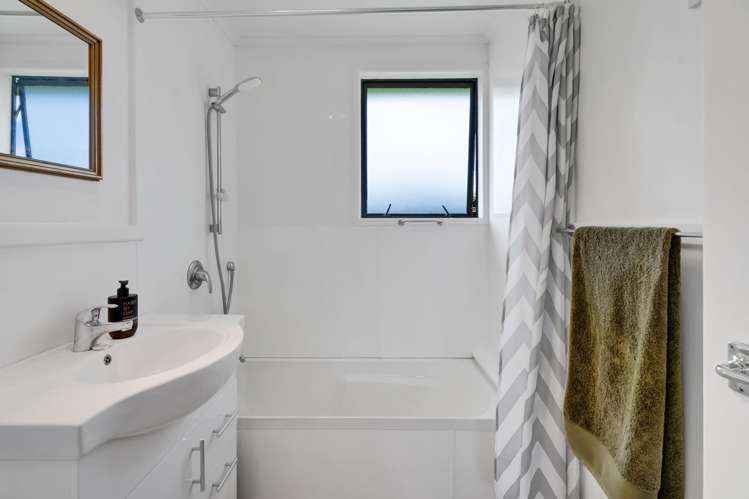 18 Pohutukawa Drive Opunake_16