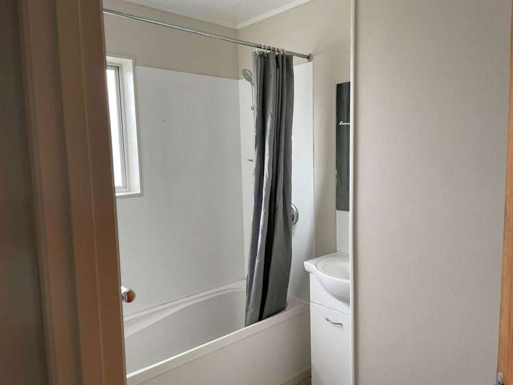 1/40 Blacklock Avenue Henderson_6