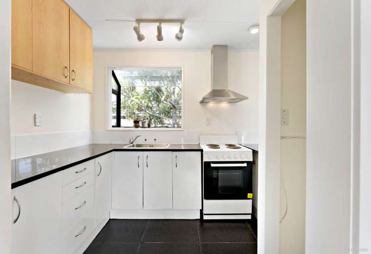 2/152 Aviemore Drive Highland Park_5