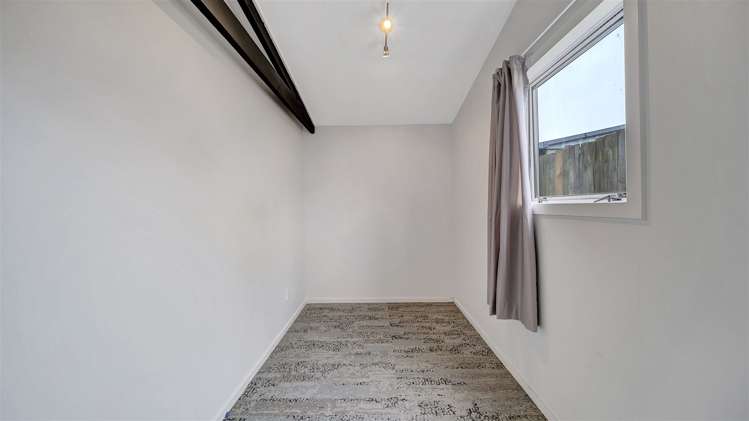 35 Avro Crescent Hornby_19