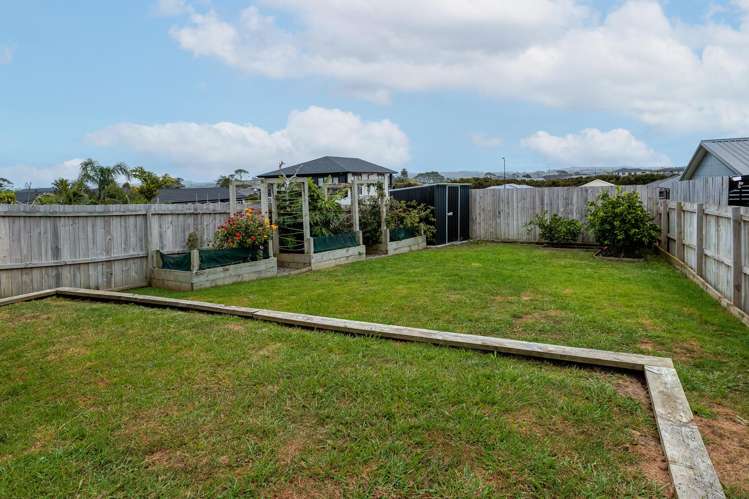 23 Opouatu Avenue Glenbrook_15