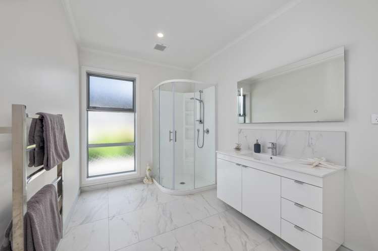 18 Corsair Crescent Burleigh_8